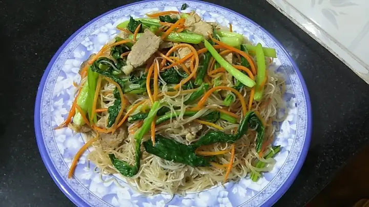 Bún Xào Thịt Bò Rau Cải