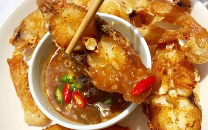 Cá Diêu Hồng Chiên Xù Sốt Me