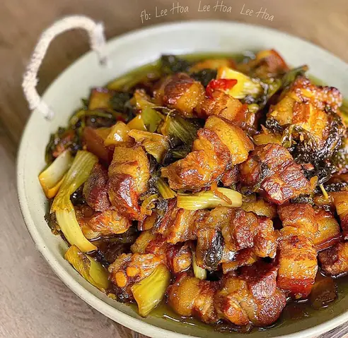 Cá Kho Dưa Chua Thịt Ba Chỉ