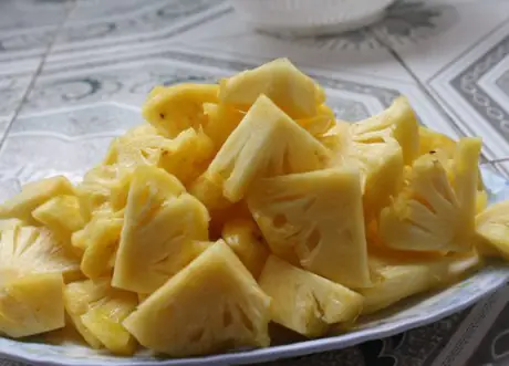 Cách Cắt Dứa Nấu Canh