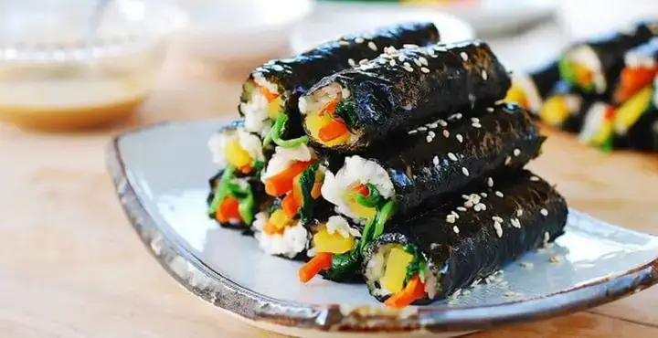 Cách Cuộn Kimbap Bằng Tay