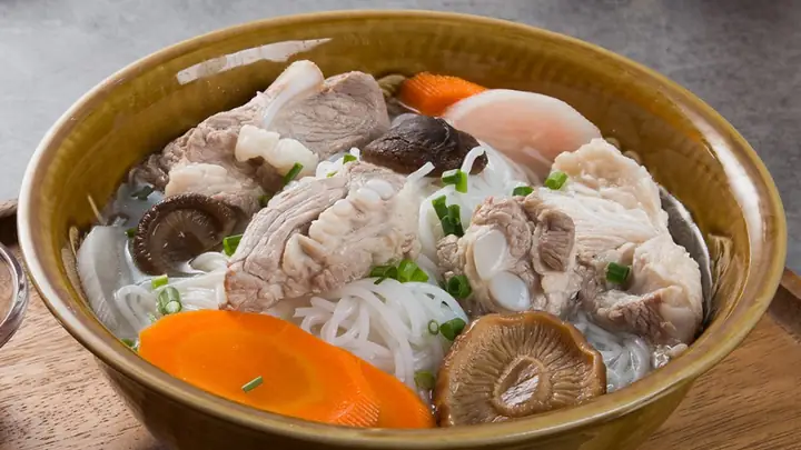Cách Hầm Xương Heo Nấu Bún