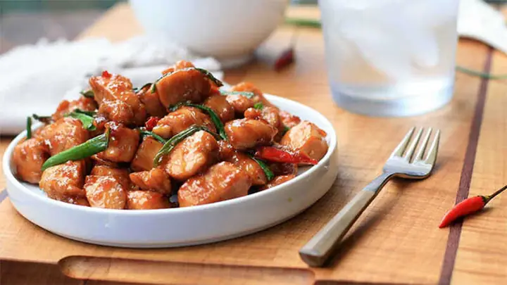 Cách Kho Thịt Gà Nước Mắm
