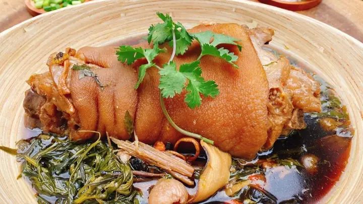 Cách Làm Chân Giò Hầm Nguyên Chiếc