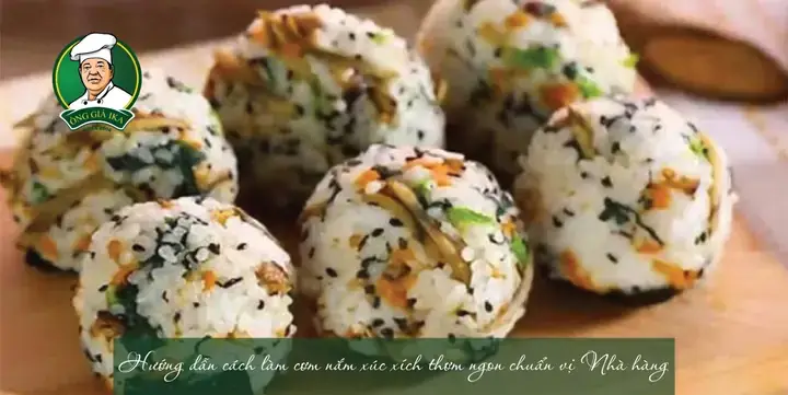 Cách Làm Cơm Nắm Xúc Xích