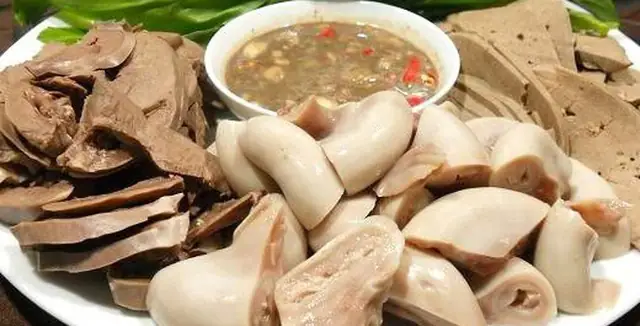 Cách Luộc Lòng Lợn Ngon