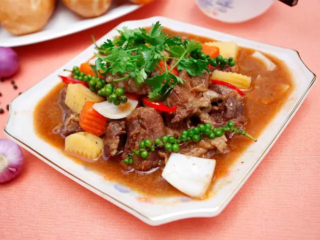 Cách Nấu Bò Hầm Tiêu Xanh Pate