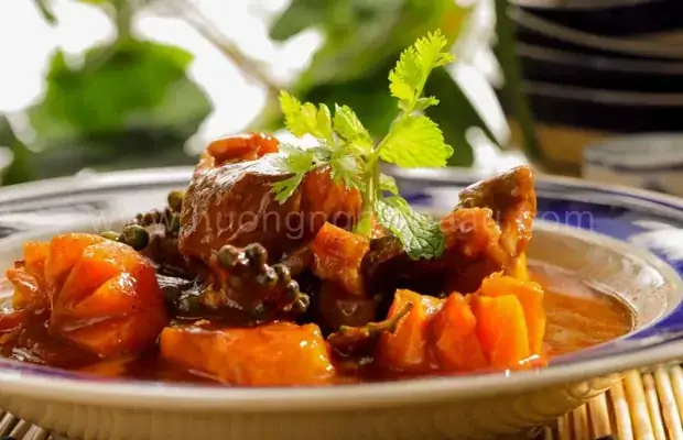 Cách Nấu Bò Sốt Vang Vành Khuyên