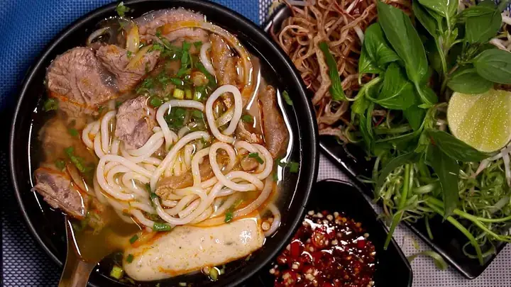 Cách Nấu Bún Bò Không Cần Mắm Ruốc