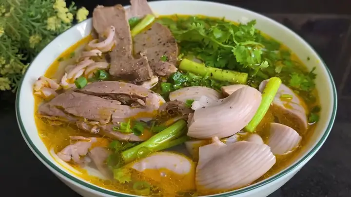 Cách Nấu Bún Lòng Heo