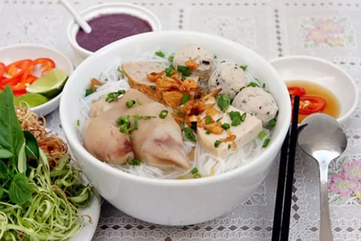 Cách Nấu Bún Mọc Chân Giò