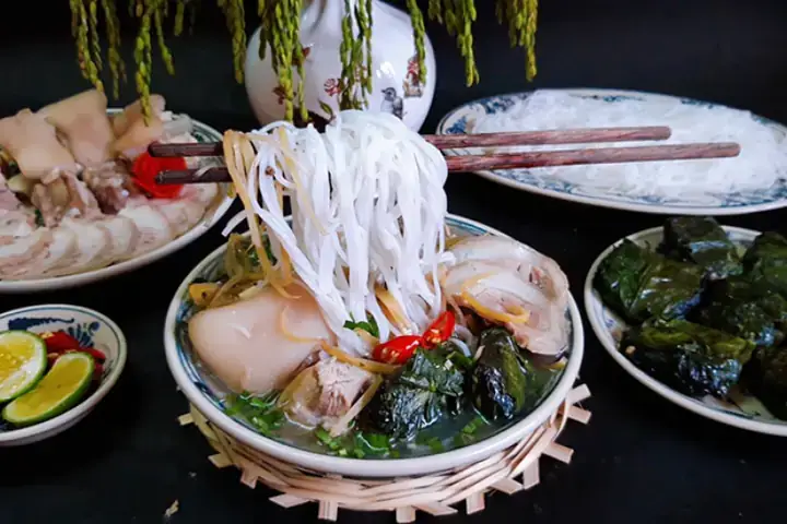 Cách Nấu Bún Móng Giò Hoa Chuối