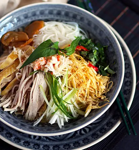 Cách Nấu Bún Thang Kiểu Hà Nội Ngon Khó Cưỡng