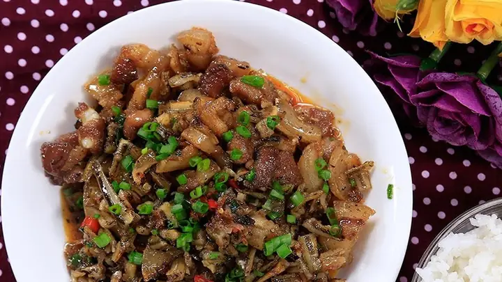 Cách Nấu Cá Cơm Khô Kho Thịt