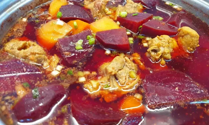 Cách Nấu Canh Củ Dền Thịt Bò