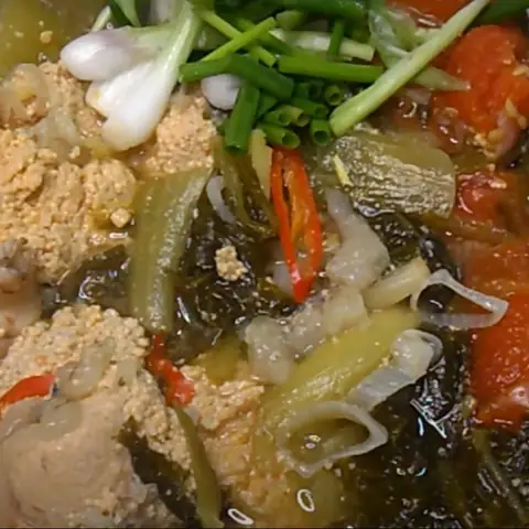 Cách Nấu Canh Dưa Chua Trứng Cá