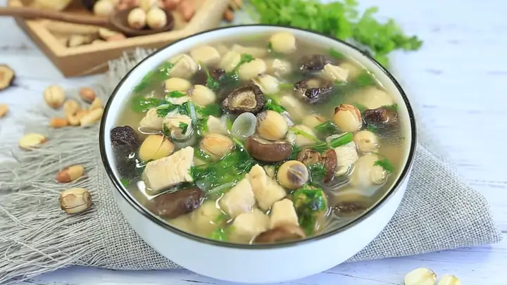 Cách Nấu Canh Gà Nấm Hương Hạt Sen