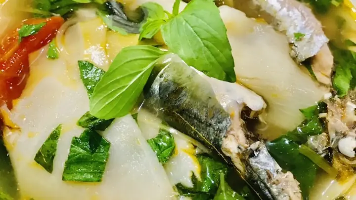 Cách Nấu Canh Măng Chua Cá Biển