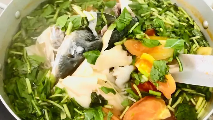 Cách Nấu Canh Măng Chua Cá Tầm