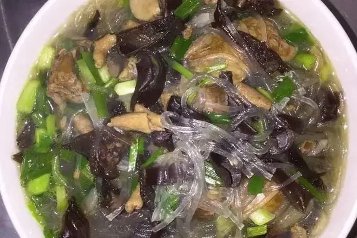 Cách Nấu Canh Miến Mộc Nhĩ