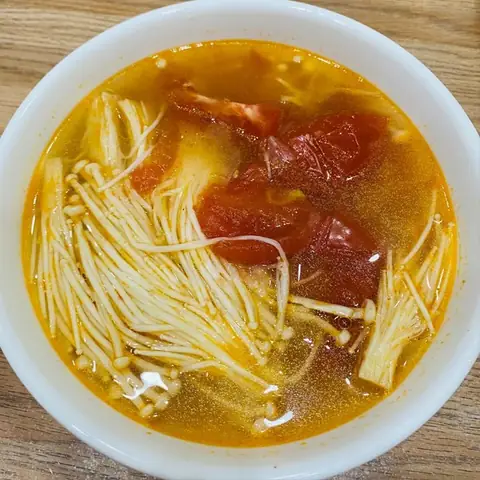 Cách Nấu Canh Nấm Kim Châm Chua Cay