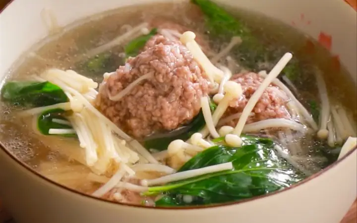 Cách Nấu Canh Nấm Kim Châm Với Thịt