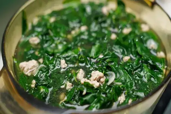 Cách Nấu Canh Rau Ngót Với Mì Tôm