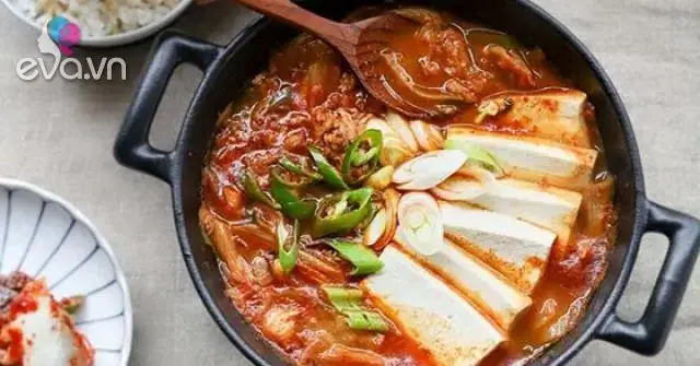 Cách Nấu Canh Rong Biển Kim Chi Thịt Bò