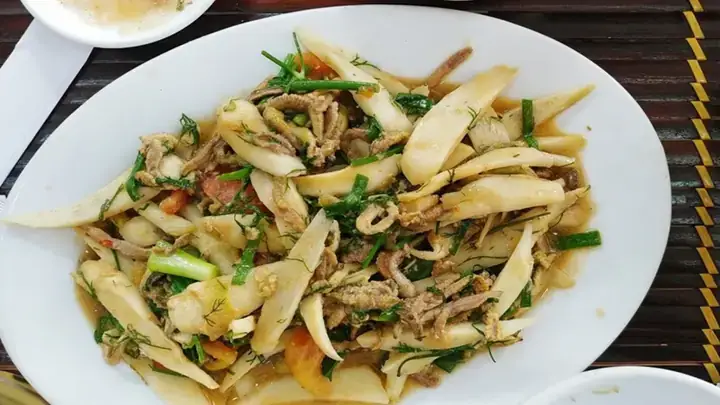 Cách Nấu Canh Rươi Củ Niễng