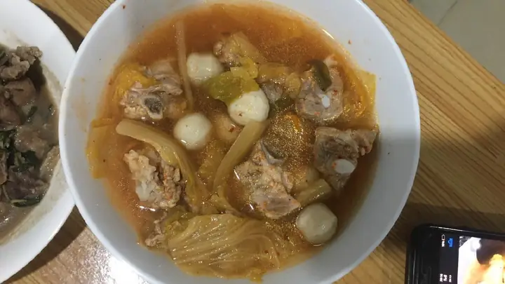 Cách Nấu Canh Sườn Kim Chi