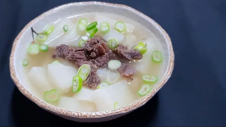 Cách Nấu Canh Thịt Bò Củ Cải Kiểu Hàn Quốc