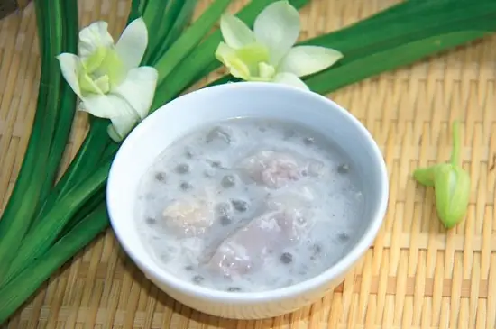 Cách Nấu Chè Khoai Sọ Bột Báng Nước Cốt Dừa