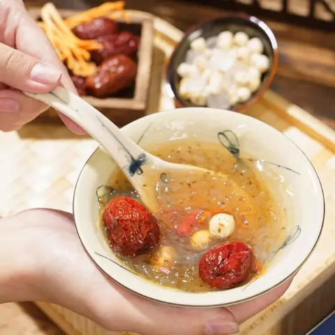 Cách Nấu Chè Yến Táo Đỏ