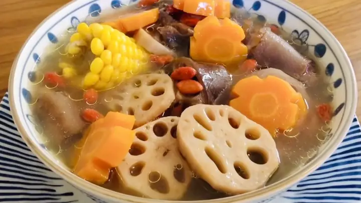 Cách Nấu Đuôi Bò Hầm Củ Sen