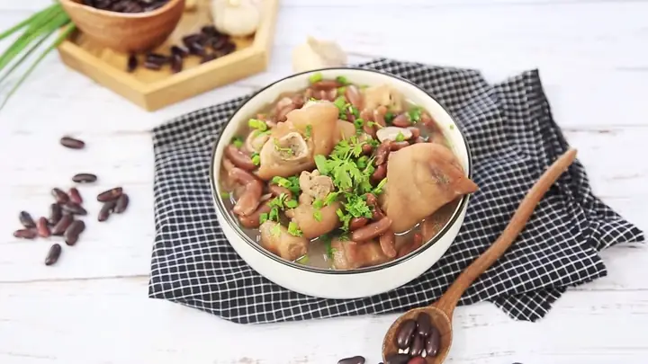Cách Nấu Giò Hầm Đậu Đen