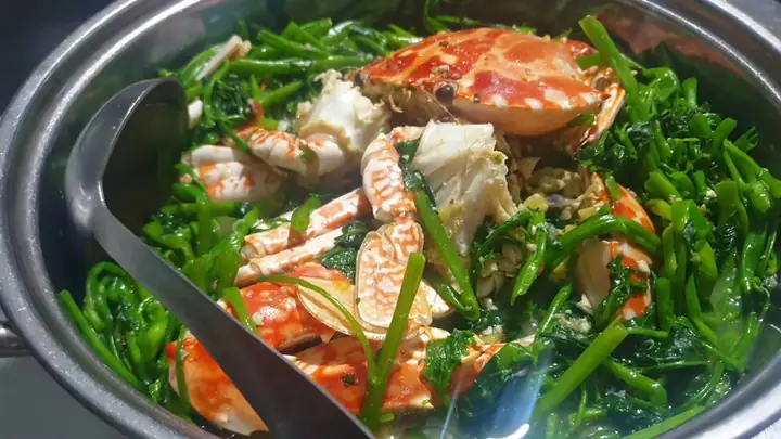Cách Nấu Lẩu Ghẹ Rau Muống