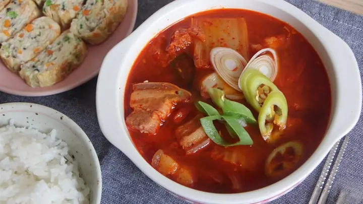 Cách Nấu Lẩu Kim Chi Thịt Heo