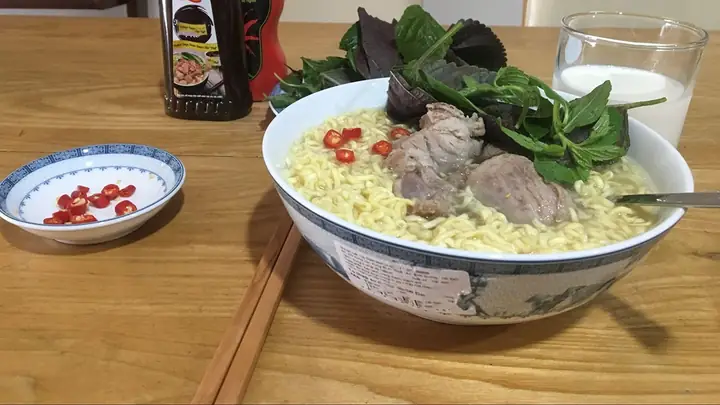 Cách Nấu Mì Xương Heo