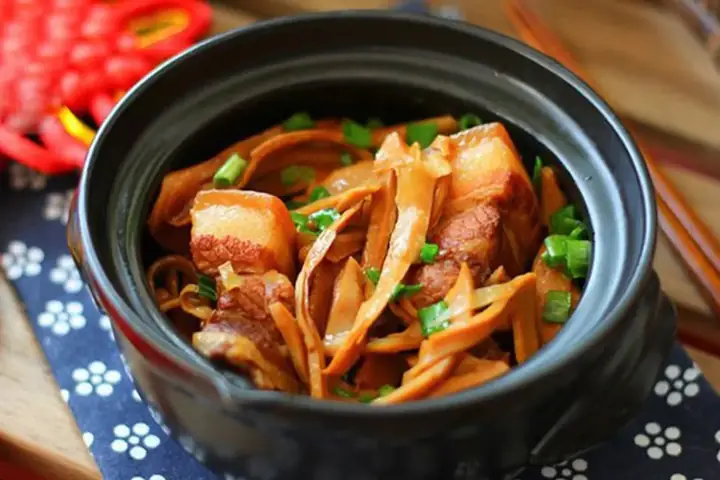 Cách Nấu Thịt Kho Măng Khô Ngày Tết