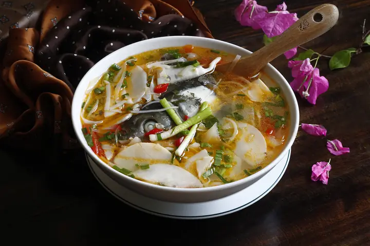 Canh Cá Nấu Măng Cay
