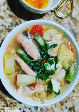Canh Chua Vây Cá Hồi