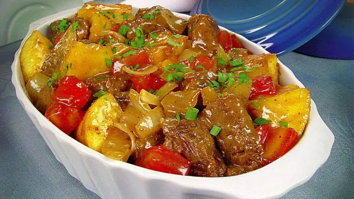 Carne De Panela Com Mandioca