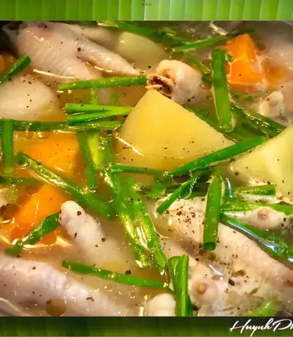 Chân Gà Hầm Rau Củ