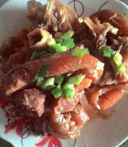 Chân Giò Hầm Nước Cốt Dừa