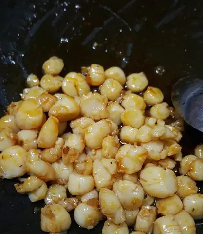 Cồi Sò Điệp Xào Sa Tế