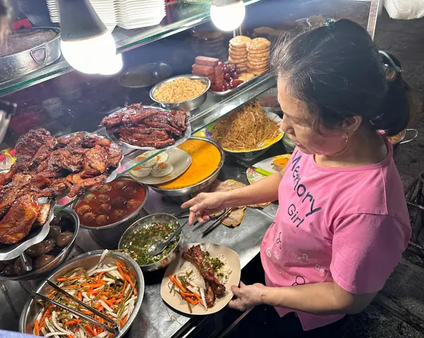 Cơm Tấm Đêm Sài Gòn