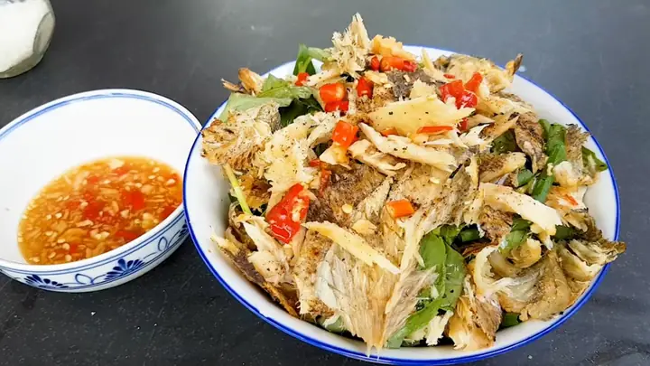 Gỏi Cá Sặc Dưa Leo