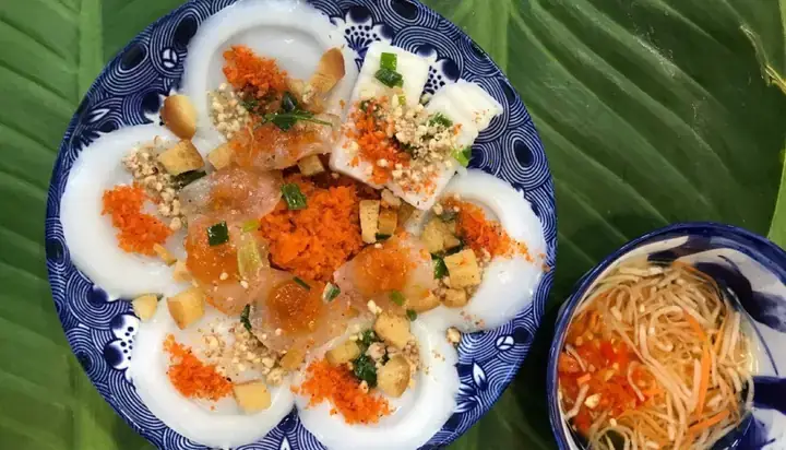 Lam Banh Bot Loc Xuan Hong