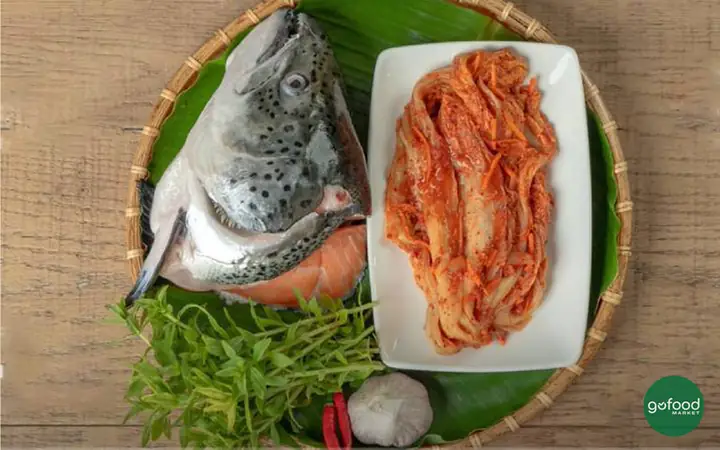 Lẩu Đầu Cá Hồi Kim Chi