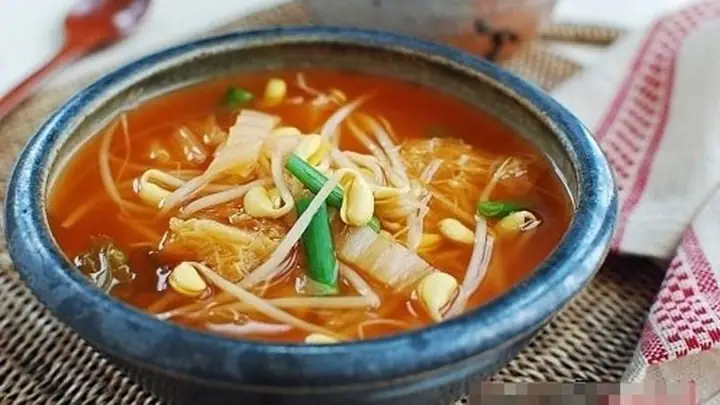 Nấu Canh Kim Chi Giá Đỗ